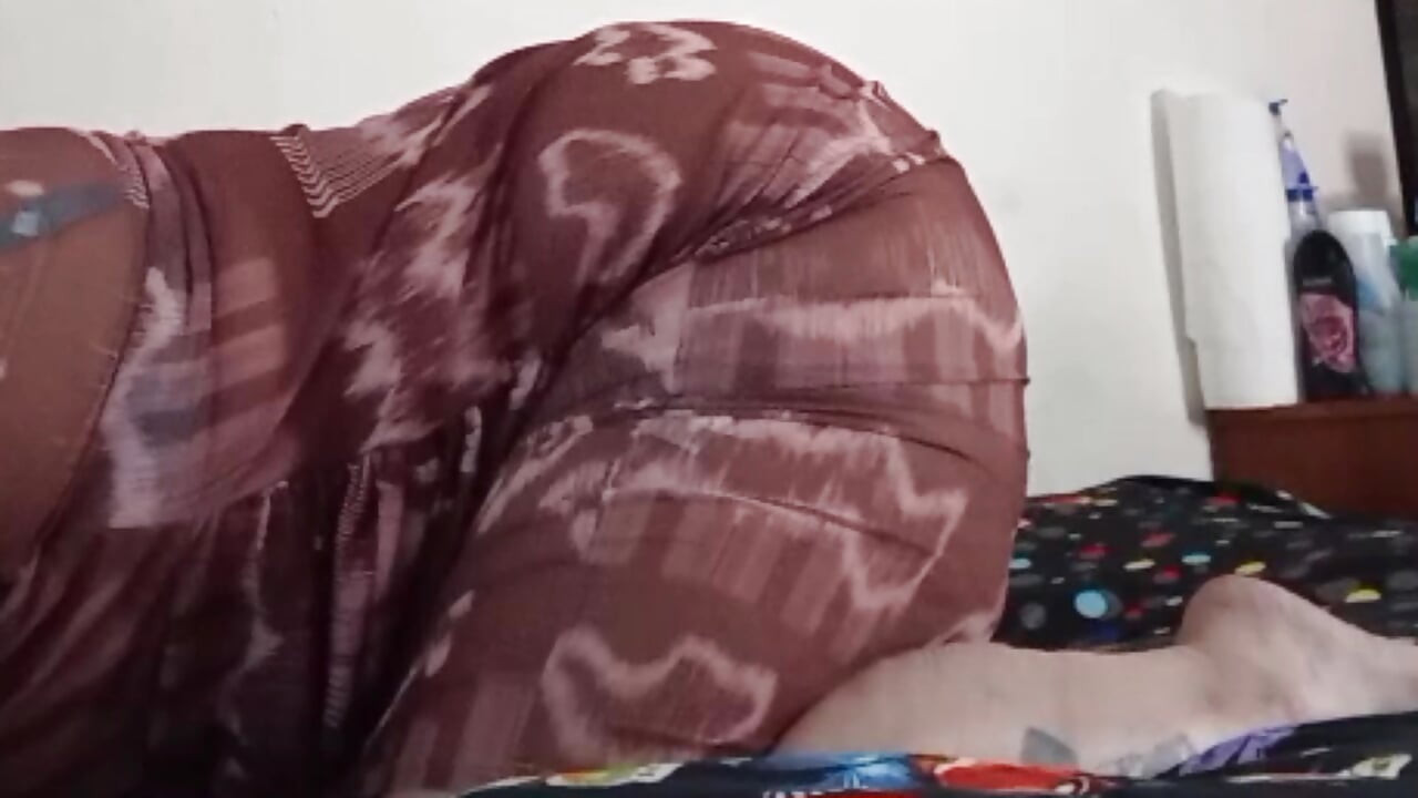 Britanska Cougar Milf iz susjedstva igra se s Hard BBC-jem. Međurasni