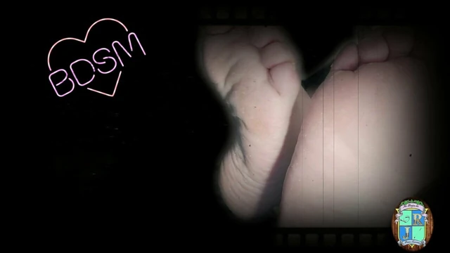lick Maitre J's feet