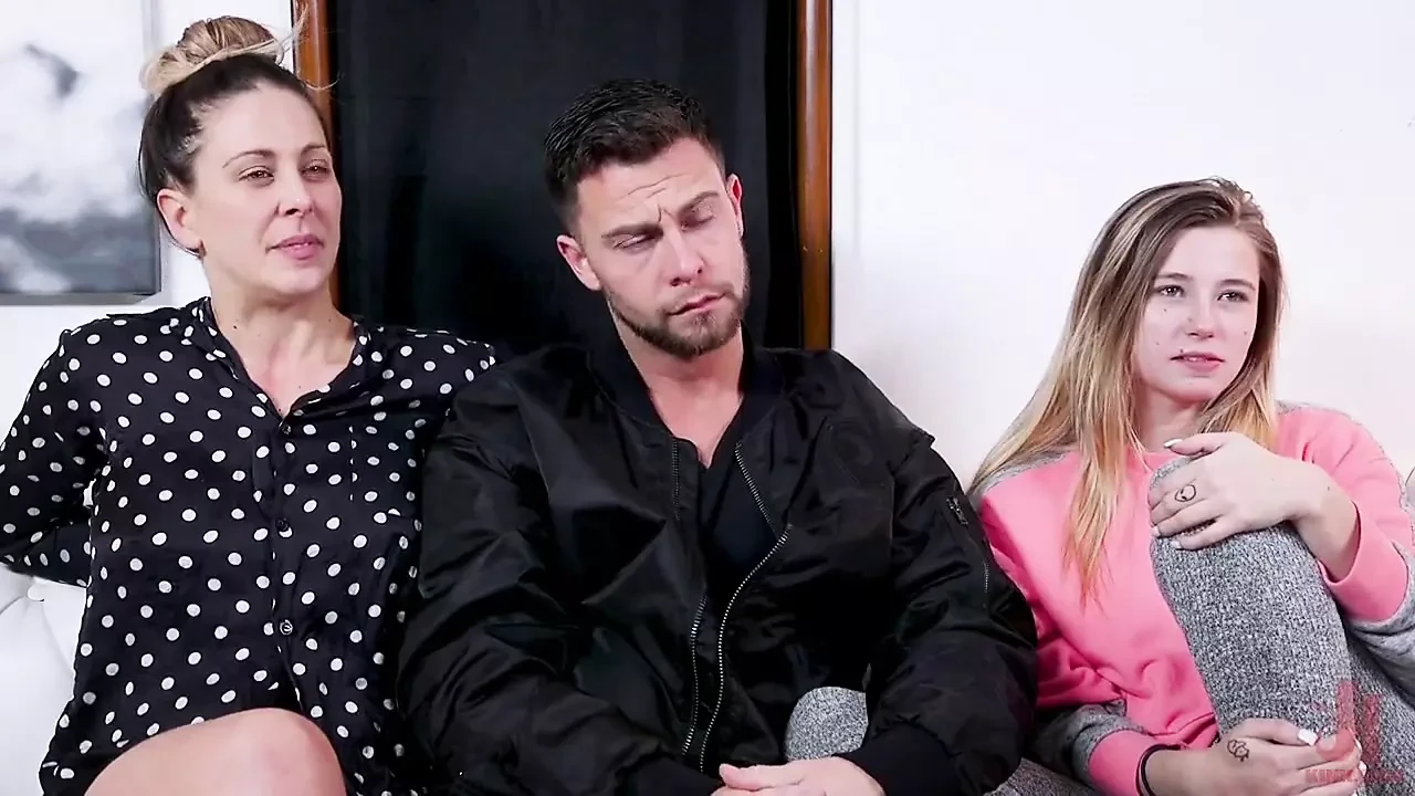 Psycho Anal Step-mommy Cherie Deville Is Put in Her Place