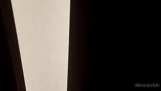 Die Sexy Mutter Eines Freundes Sagte: 'wenn Du Noch Wach Bist... Meine Tür Ist Offen