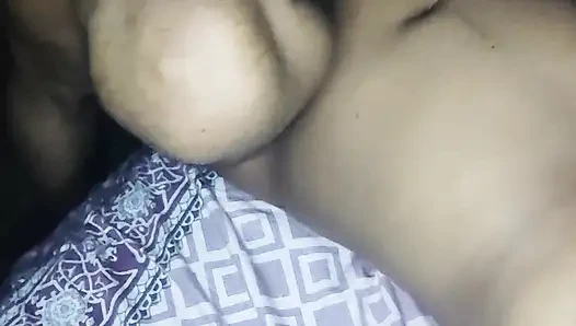 Suami hot india dientot habis-habisan sama suaminya