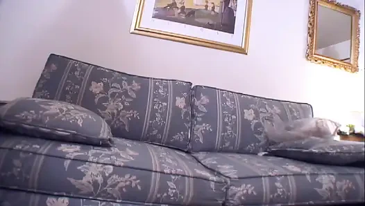 90'ların kötü kıllı kızı cezalandırılıyor!