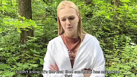 Kencan dari Tinder diakhiri dengan bercinta di hutan, dia memberikan dirinya kepada saya seharga 500 rubel