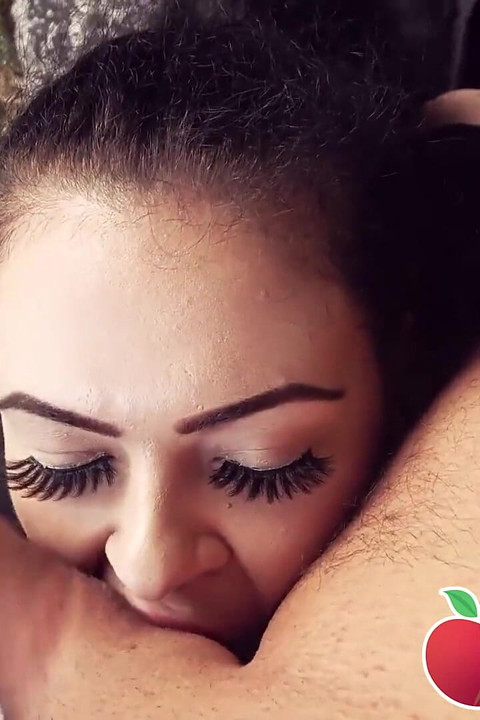 Highway fuck! Anastasiaxxx banged with cars driving by!