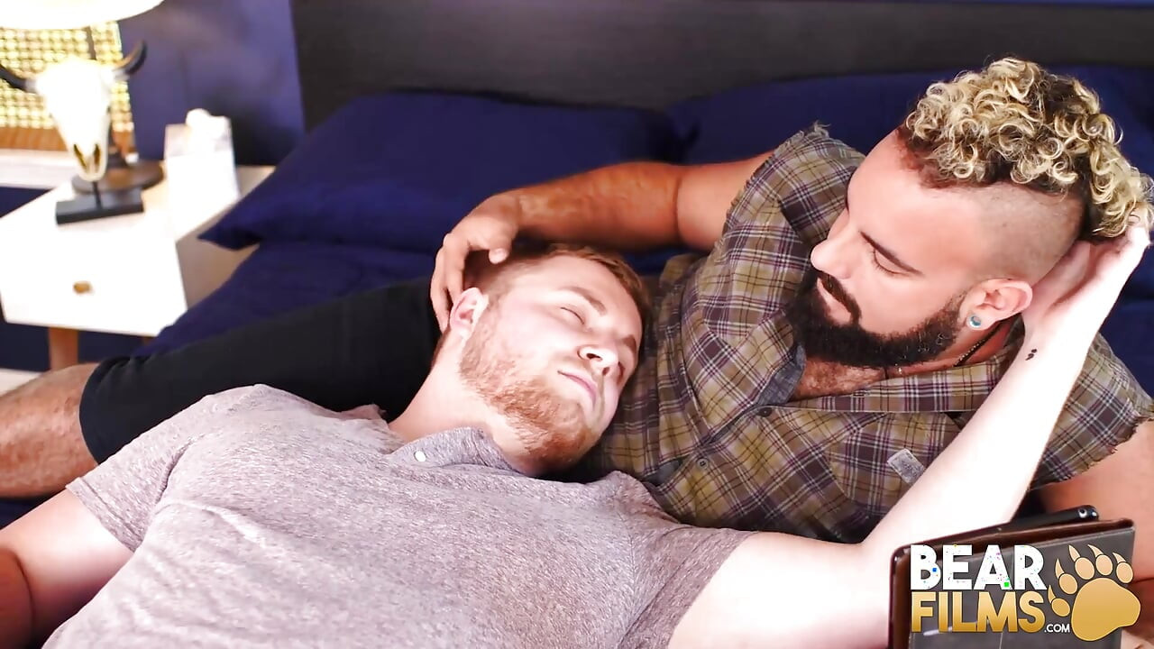 BEARFILMS Bears Luis Vega ve Taylor St Moore ham ırk