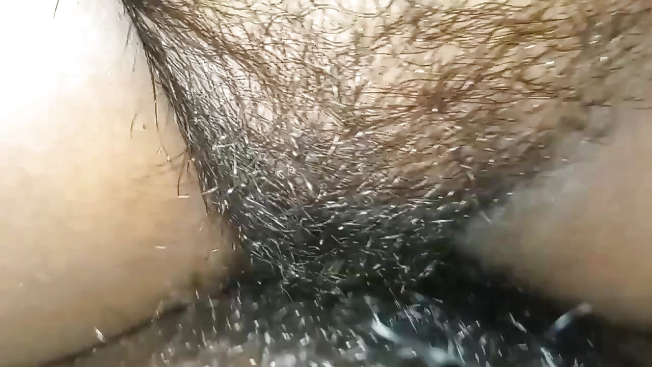 Bhabhi soyi thi mera khada hua babhi ko muh ache se muh main diya fir chut choda achese bhabi ke chut se pani nikala mera bhi pani nikala