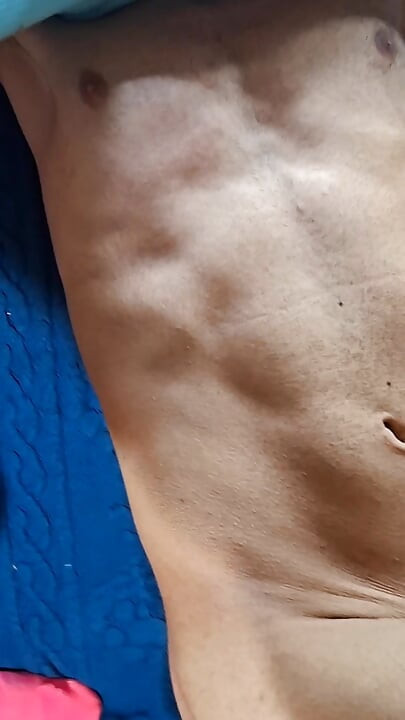 Herrin domina ballbusting, fußfetisch und handjob