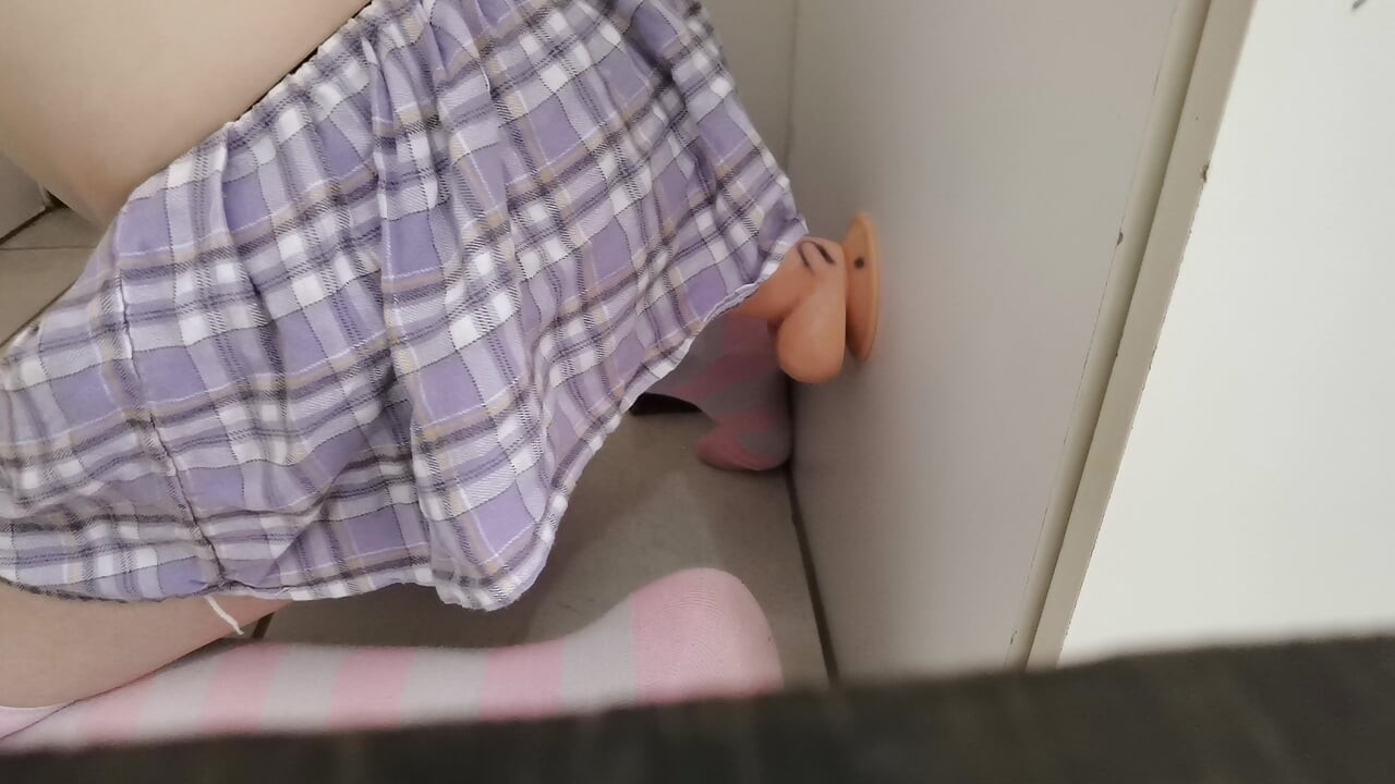 Vježbanje jahanja kurca s dildom