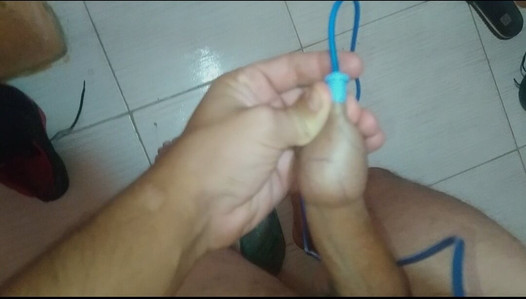 Inflé mi polla con la bomba del pene de mi amigo