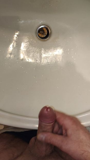 Quick jerk in the sink