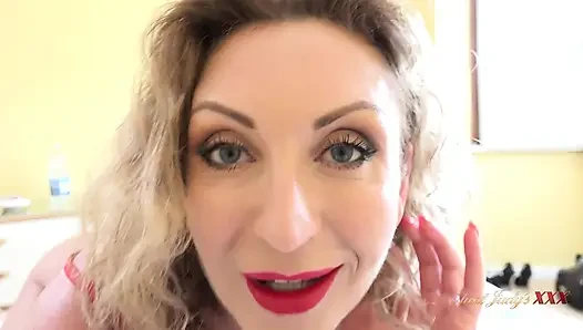 AuntJudysXXX - Your Hot MILF Stepmom Julia North Cleans Your Room and Sucks Your Cock