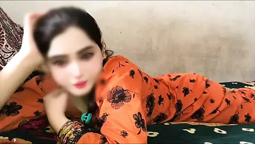 Gadis pemalu ini berubah jadi binal pertama kalinya di depan kamera