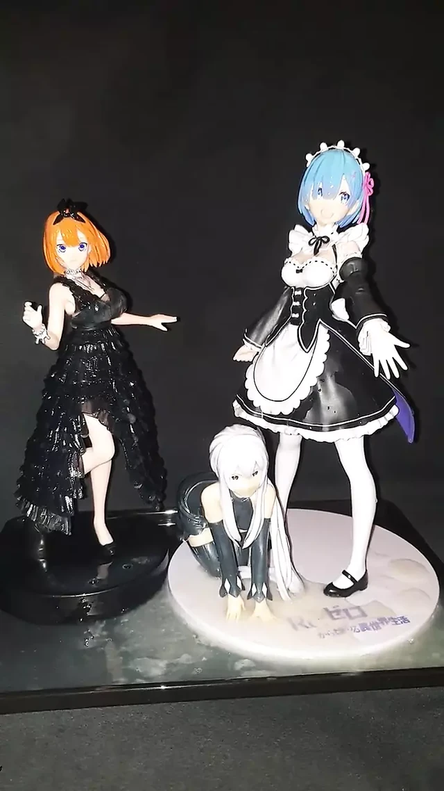ванна и буккаке в секс-шопе для Rem, Emilia и Ichika