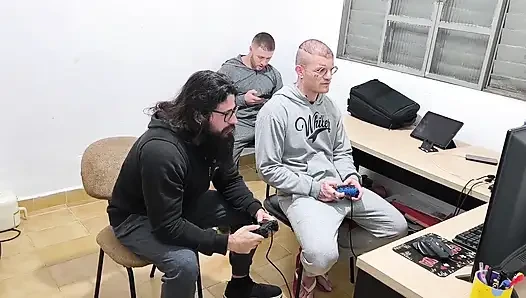 3 Heteros Playing Naked