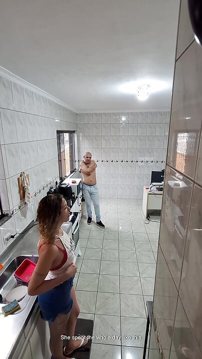 The maid agreed to get naked and receive an ejaculation on her face.