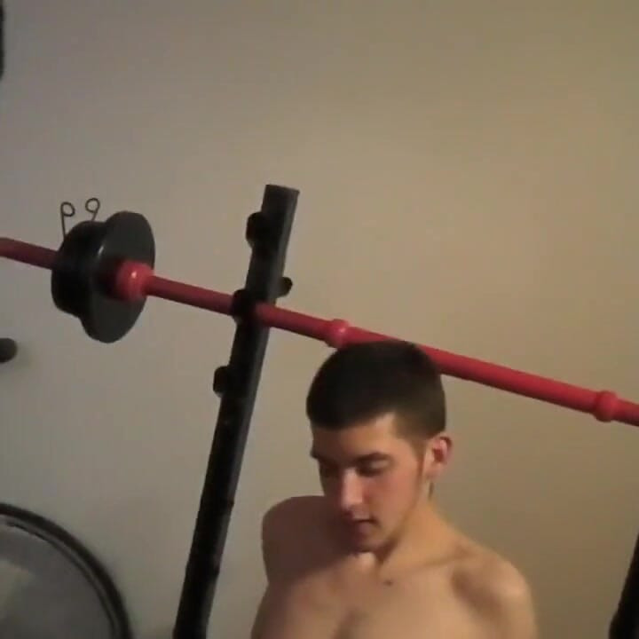 犯さによって彼の友人セクシーなトップイケメンディスクレット