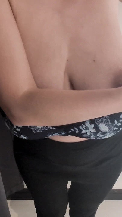 Hot natural big tits girl is trying bra in public dressing room | Clip 1