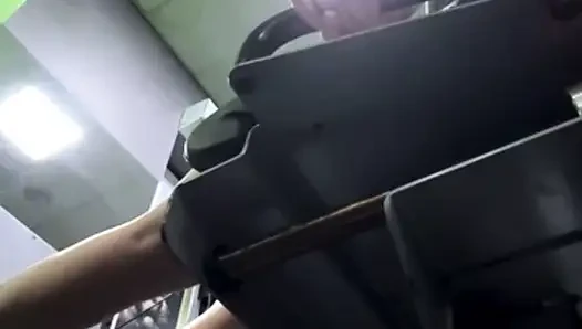 Fingering pussy in the gym jucielussie