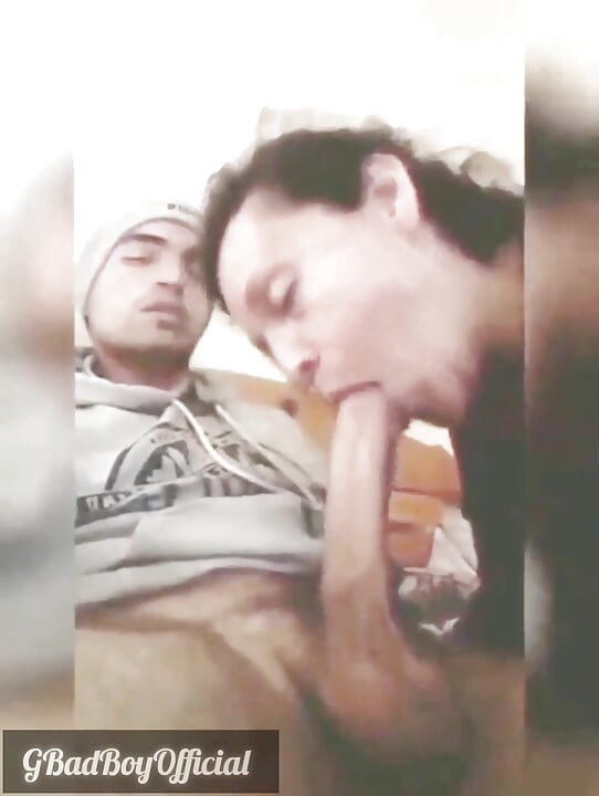 Kız Büyük Bir Yarrağı Nasıl Emdiğini Biliyor