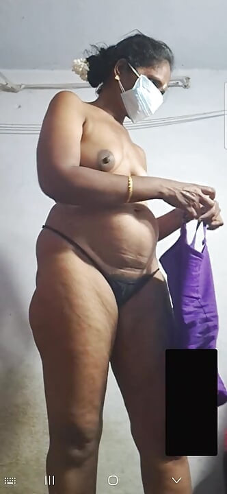 Tamil aunty playing boobs and pussy