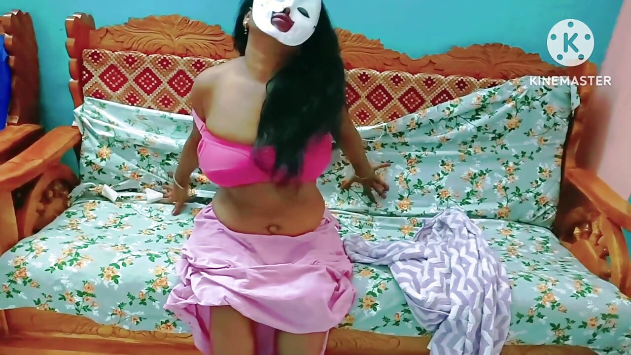 Horny Tamil MILF Caught and Tease Her Stepsister's Stepson Who Is Peeking Her
