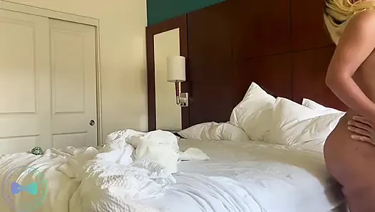 Cewek semok latina dengan pantat bahenol yang lagi hamil ngasih aku biakkan memeknya lagi