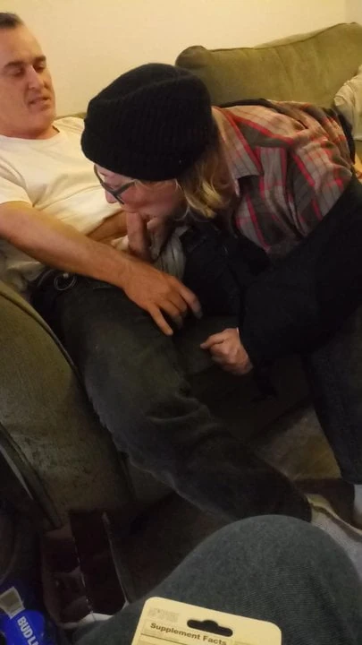 Dirty Hippie Gets Pumped part 1 of 4