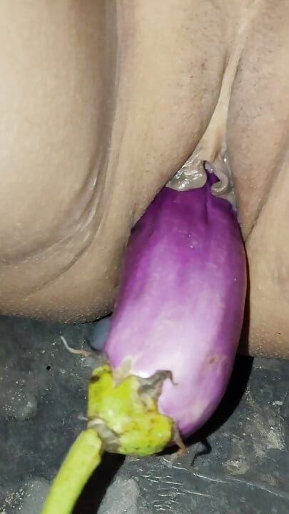 My stepbrother saw me putting eggplant, then he put his thick cock in my pussy.