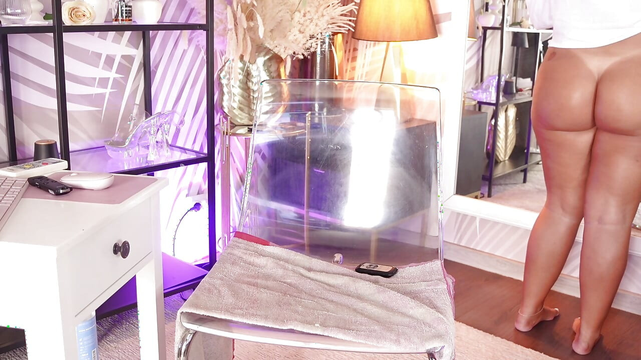Celeste Bailey Uses an Interactive Vibrator