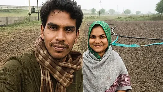 Pakisthani Desi Couple Outdoor Field Romantic Kiss Selfi Video By -Snapc...