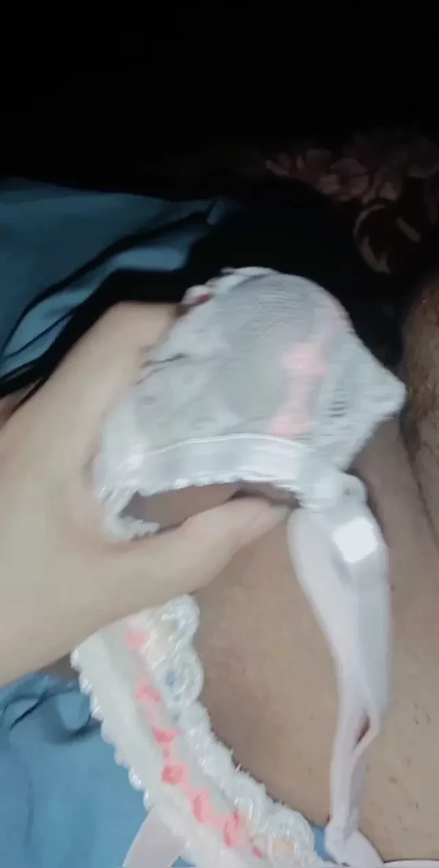 Real handjob – can't stop Cumming on Bra