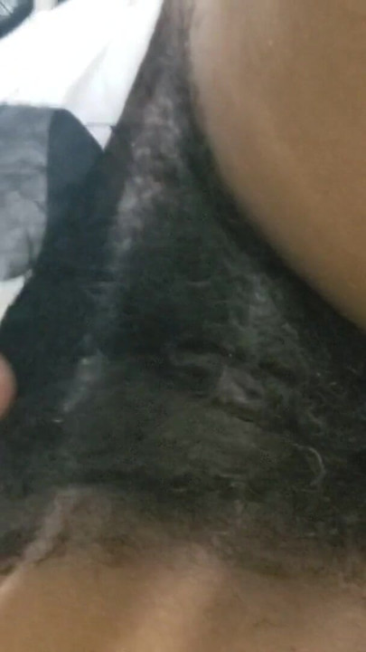 Fingering memek berbulu hot & amatir yang hot banget | Klip 3