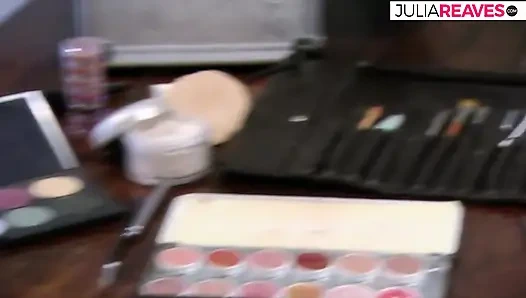 Gadis seksi ini dientot habis-habisan sama kontol raksasa sampai dicrot di mulut