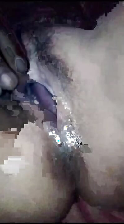 Sexy bhabi digitación en COÑO