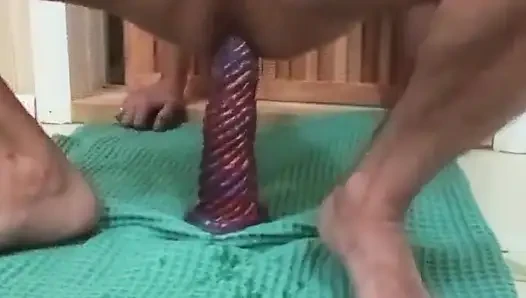 Anal oyunlar sırasında penisten fışkırtıyor ve osuruyor