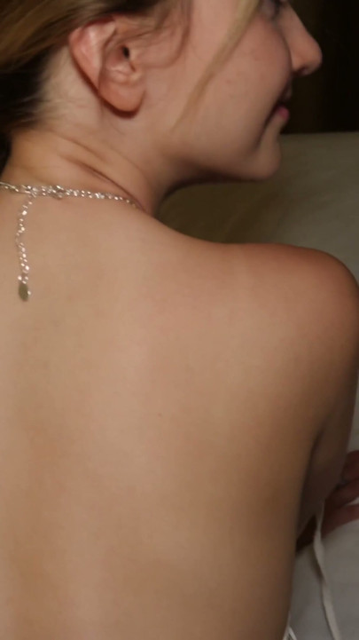 Sex nebun fierbinte cu Ann Joy după cină. este atât de senzuală în acest porno de casă. | Clip 1