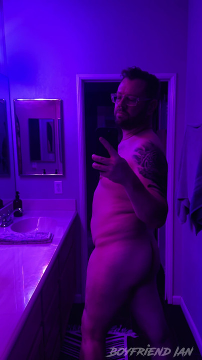 If I offer you my ass, you already know what I'm expecting: creampie my tight hole.