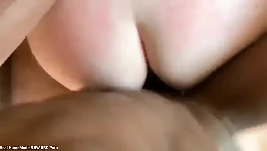 İngiliz iri güzel kadın derin domaltarak anal inleyerek orgazm oluyor