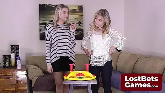 'Strip yüze boşalma çılgınlığı''nda, Dylan ve Carmen telaş verici bir bükülmeyle karşı karşıya