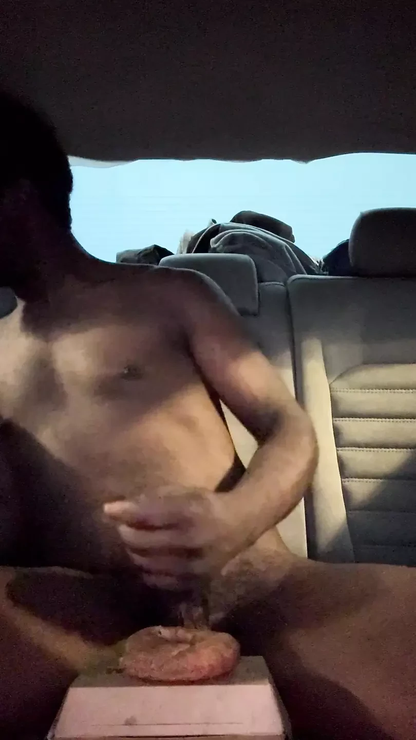 Os inna car back seat moaning loud asf and eating my own cum on my donut