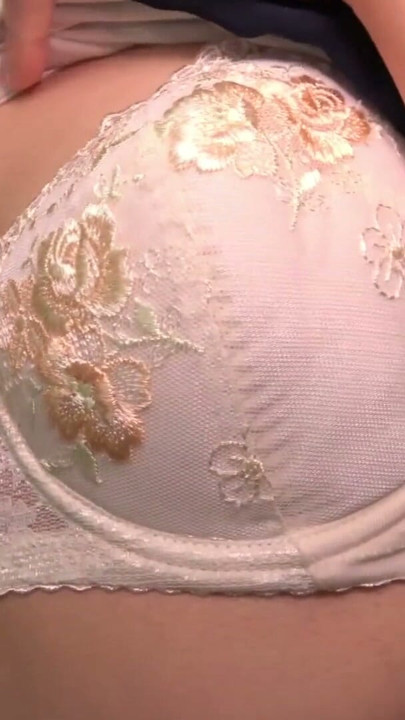 Amateur Wife Who Applied: Треперейки от нерви, тя накрая моли за кремпай - Non Sakai | Клип 1
