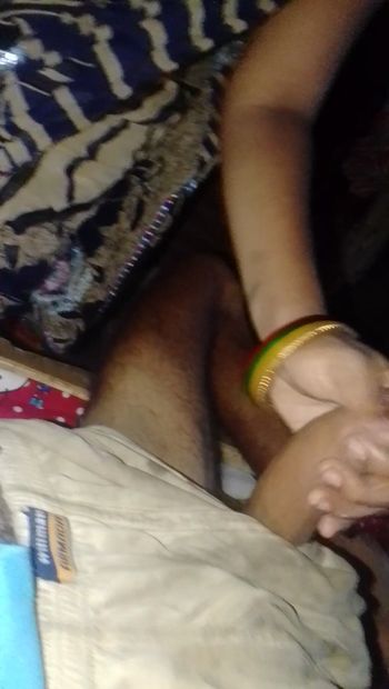 Дрочка с сексуальной бхабхи