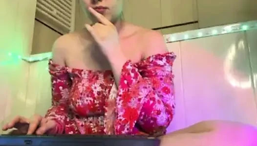 Jucielussie playing with Natural big tits
