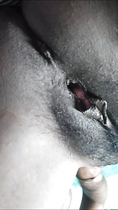 Bhabhi yang baru berkahwin menjolok pepek basah orgasme melancap