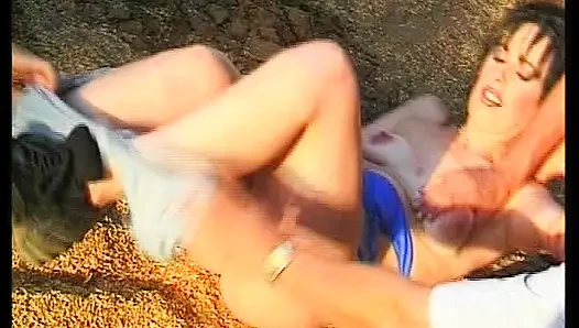 Alman Kapılarının Arkasında Özenle Siktir Edilir - Tam Film