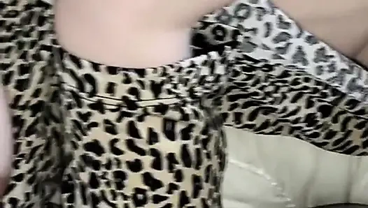 Büyük memeli Arap madam sawsan ve yarak suudi sarışın