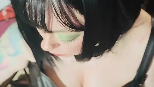 Alles in schwarzem leder Miss Tina snua raucht eine cork 100 Zigarette - Drifting nickerchen-Inhalate Rauchringe OME OMI