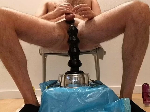 milking and multiple cumshot with various huge dildos