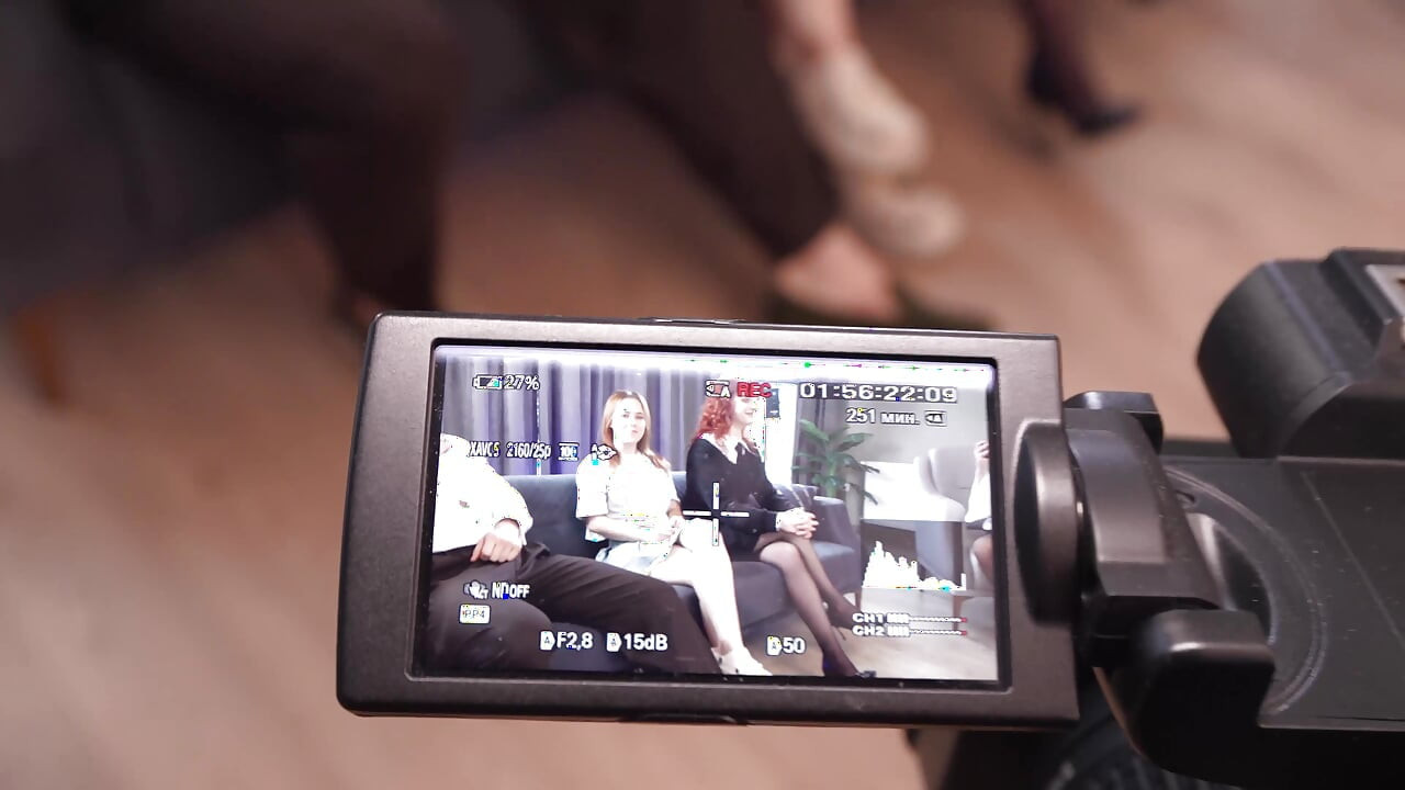 Fată nouă la audiție! Fata asta tânără vrea să fie o vedetă!