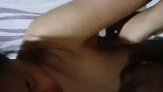 Возбужденная жена сосет хуй мужа
